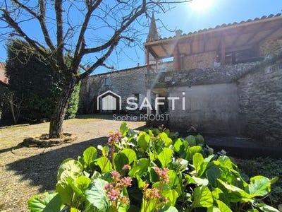 /international/fr/chateau-guibert-pays-de-la-loire-310106632238/