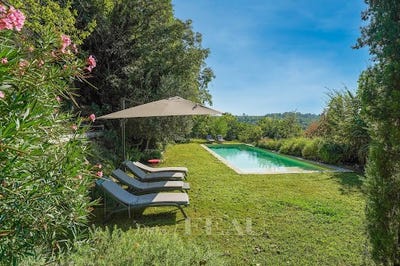 /international/fr/saint-maximin-la-sainte-baume-provence-alpes-cote-d-azur-310097187011/
