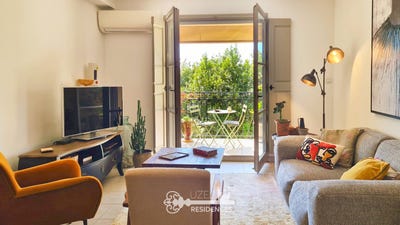 /international/fr/uzes-languedoc-roussillon-310107792626/