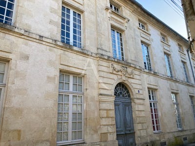 /international/fr/fontenay-le-comte-pays-de-la-loire-310109939148/
