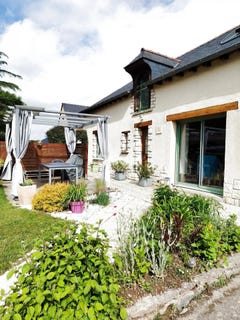 /international/fr/chateaugiron-brittany-310099615628/