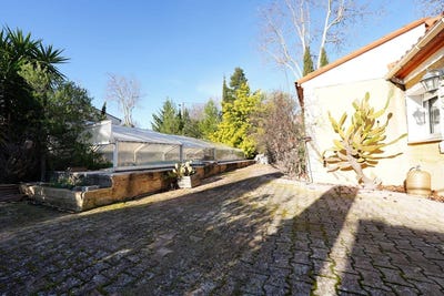 /international/fr/embres-et-castelmaure-languedoc-roussillon-310110430562/