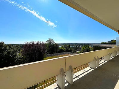 /international/fr/blois-centre-val-de-loire-310104474838/