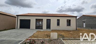 /international/fr/essarts-en-bocage-pays-de-la-loire-310108697528/