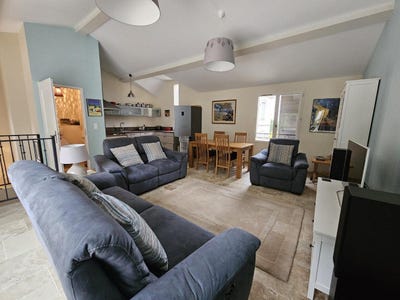 /international/fr/lezignan-la-cebe-languedoc-roussillon-310104424526/