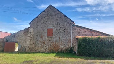 /international/fr/mauleon-charente-310102209448/