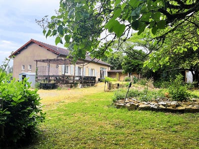 /international/fr/champagnac-la-riviere-limousin-310108863678/