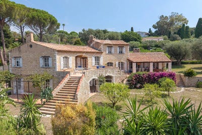 /international/fr/antibes-provence-alpes-cote-d-azur-310119746642/