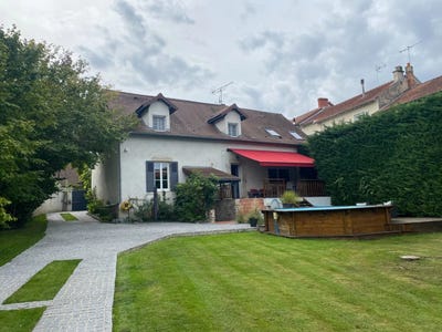 /international/fr/bellerive-sur-allier-auvergne-310099619384/
