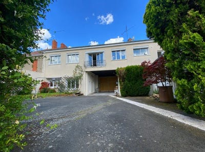 /international/fr/gueugnon-burgundy-310108264052/