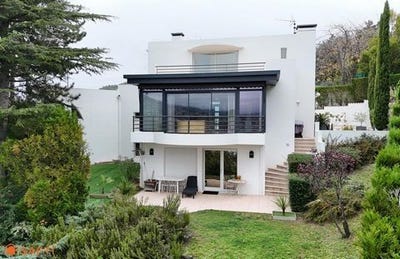 /international/fr/clermont-ferrand-auvergne-310099257405/