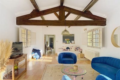 /international/fr/uzes-languedoc-roussillon-310107950887/