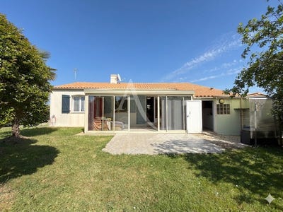 /international/fr/givrand-pays-de-la-loire-310108110648/