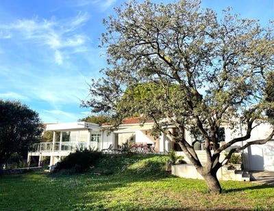 /international/fr/castelnau-le-lez-languedoc-roussillon-310108264477/