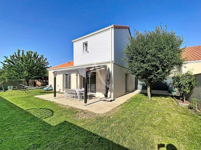 /international/fr/cholet-pays-de-la-loire-310108428717/