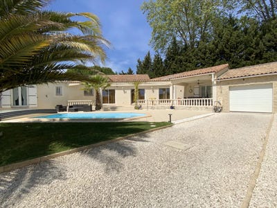 /international/fr/uzes-aquitaine-310108623962/