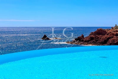 /international/fr/theoule-sur-mer-provence-alpes-cote-d-azur-310100736813/