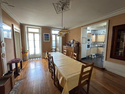 /international/fr/lons-le-saunier-franche-comte-310108047527/