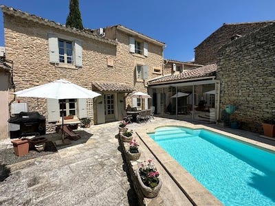 /international/fr/cabrieres-d-avignon-provence-alpes-cote-d-azur-310100236577/?lang=zh-tw