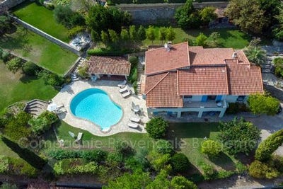 /international/fr/bargemon-provence-alpes-cote-d-azur-310108973119/