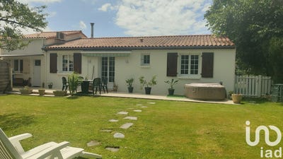/international/fr/la-chapelle-hermier-pays-de-la-loire-310100435859/