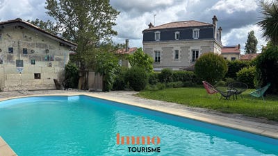 /international/fr/la-roche-chalais-aquitaine-310107889102/