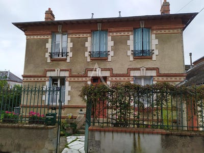 /international/fr/jargeau-centre-val-de-loire-310104566717/