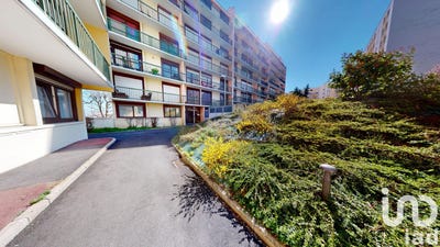 /international/fr/clermont-ferrand-auvergne-310097621073/