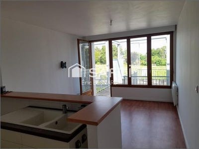 /international/fr/chinon-centre-val-de-loire-310107815410/