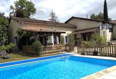 /international/fr/saint-paul-lizonne-aquitaine-310097485762/