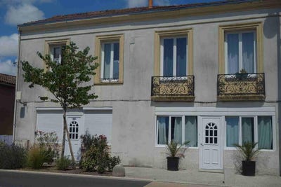 /international/fr/saint-aubin-de-blaye-aquitaine-310103391165/