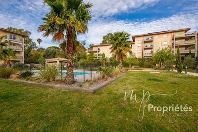 /international/fr/bormes-les-mimosas-provence-alpes-cote-d-azur-310097006299/