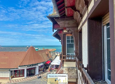 /international/fr/etretat-upper-normandy-310101209547/