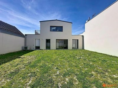/international/fr/orvault-pays-de-la-loire-310107648877/