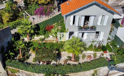 /international/fr/beausoleil-provence-alpes-cote-d-azur-310100701195/