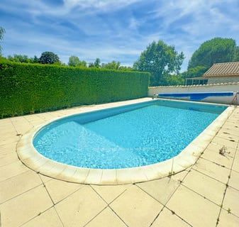 /international/fr/roussillon-burgundy-310108042524/