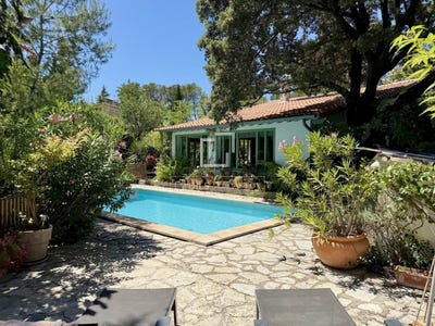 /international/fr/castelnau-le-lez-languedoc-roussillon-310107295493/