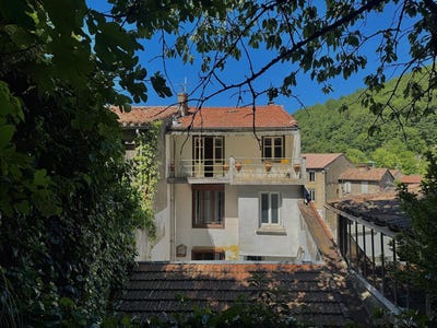 /international/fr/lavelanet-midi-pyrenees-310109021957/