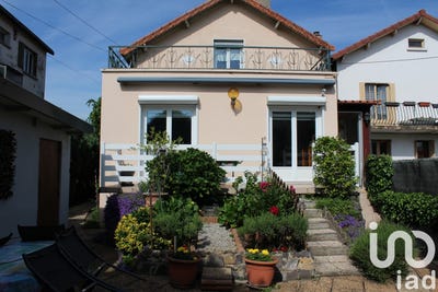 /international/fr/clermont-ferrand-auvergne-310099680177/