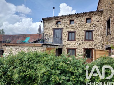 /international/fr/saint-ilpize-auvergne-310108403590/