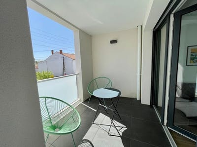 /international/fr/la-rochelle-franche-comte-310100543464/?lang=en
