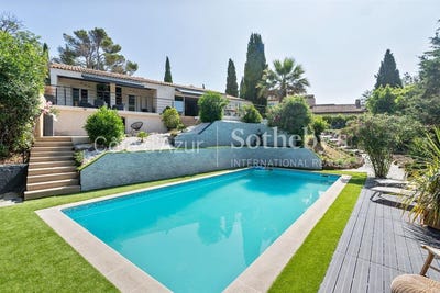 /international/fr/les-adrets-de-l-esterel-provence-alpes-cote-d-azur-310100938199/?lang=fr