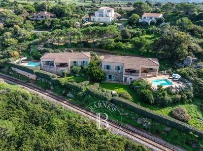 /international/fr/l-ile-rousse-corsica-310101903939/