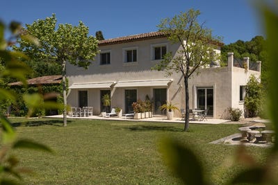 /international/fr/grasse-hh-15361267-grasse-provence-alpes-cote-d-azur-310100959269/?lang=fr