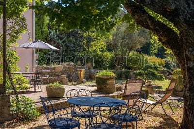 /international/fr/venasque-provence-alpes-cote-d-azur-310106483782/