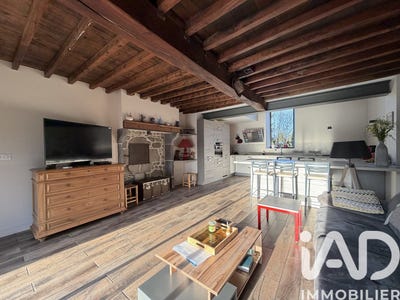 /international/fr/saint-georges-de-mons-auvergne-310105338774/