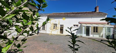 /international/fr/champigny-sur-veude-centre-val-de-loire-310102276553/