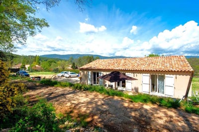 /international/fr/fayence-provence-alpes-cote-d-azur-310108263928/