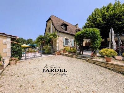 /international/fr/carsac-aillac-aquitaine-310107528077/