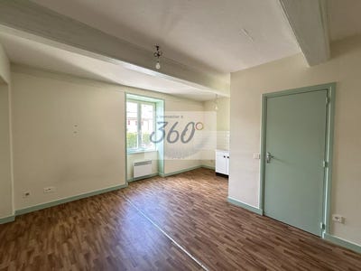 /international/fr/deux-grosnes-rhone-310100960623/